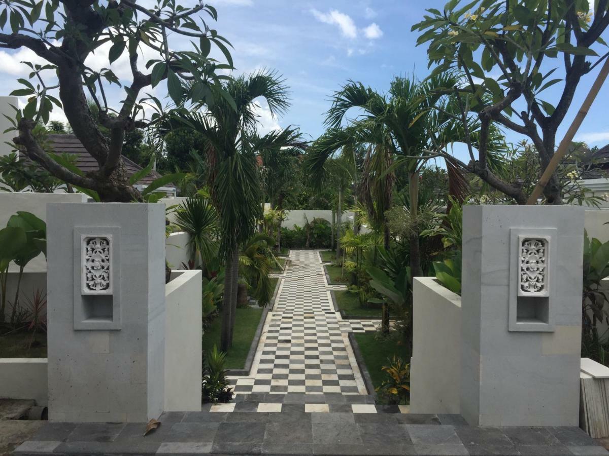 The Kayuputih Vila Lovina Exterior foto